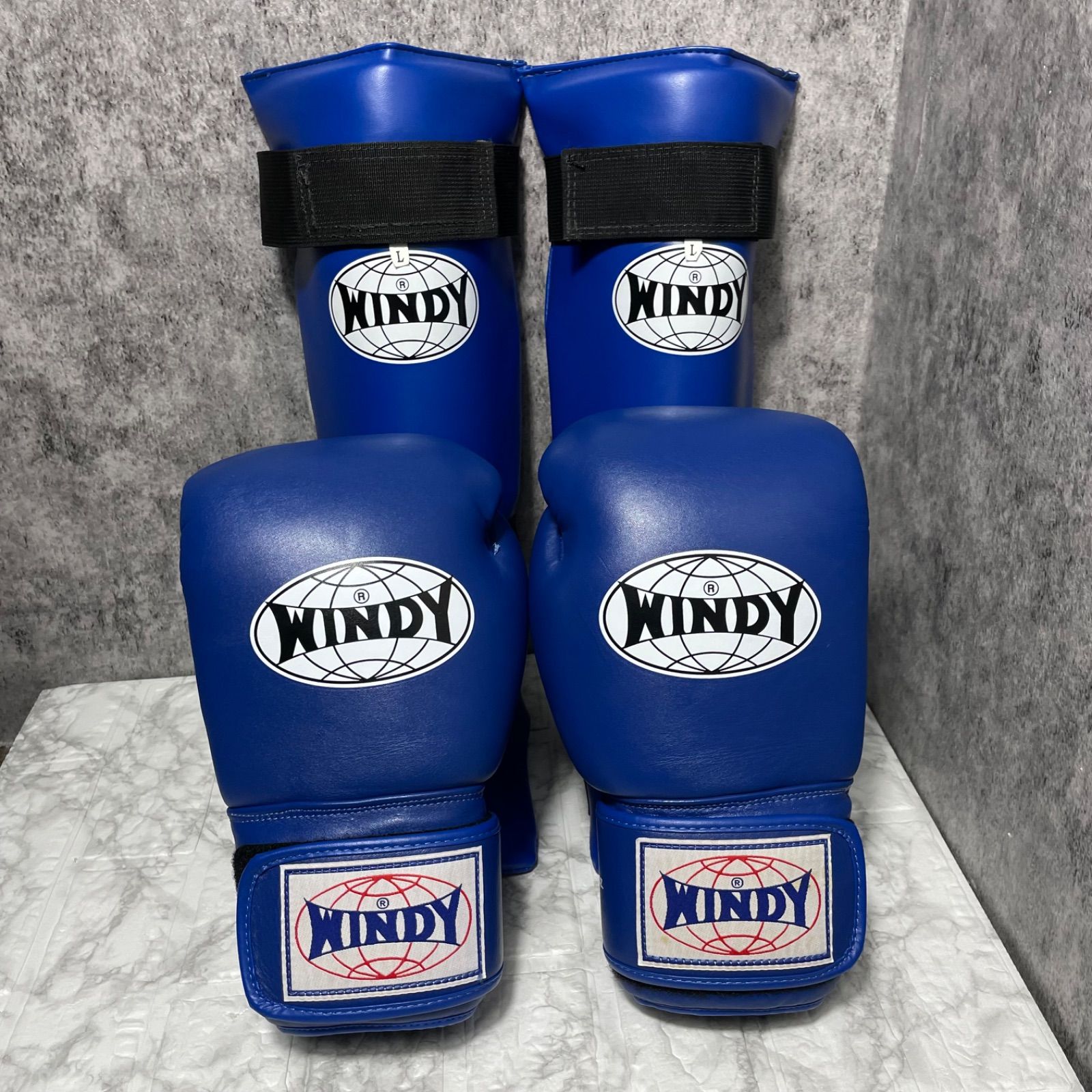 WINDY ボクシンググローブ 16 oz レガース セット WINDY ボクシンググローブ 16OZ レガース Lサイズ 青 - メルカリ