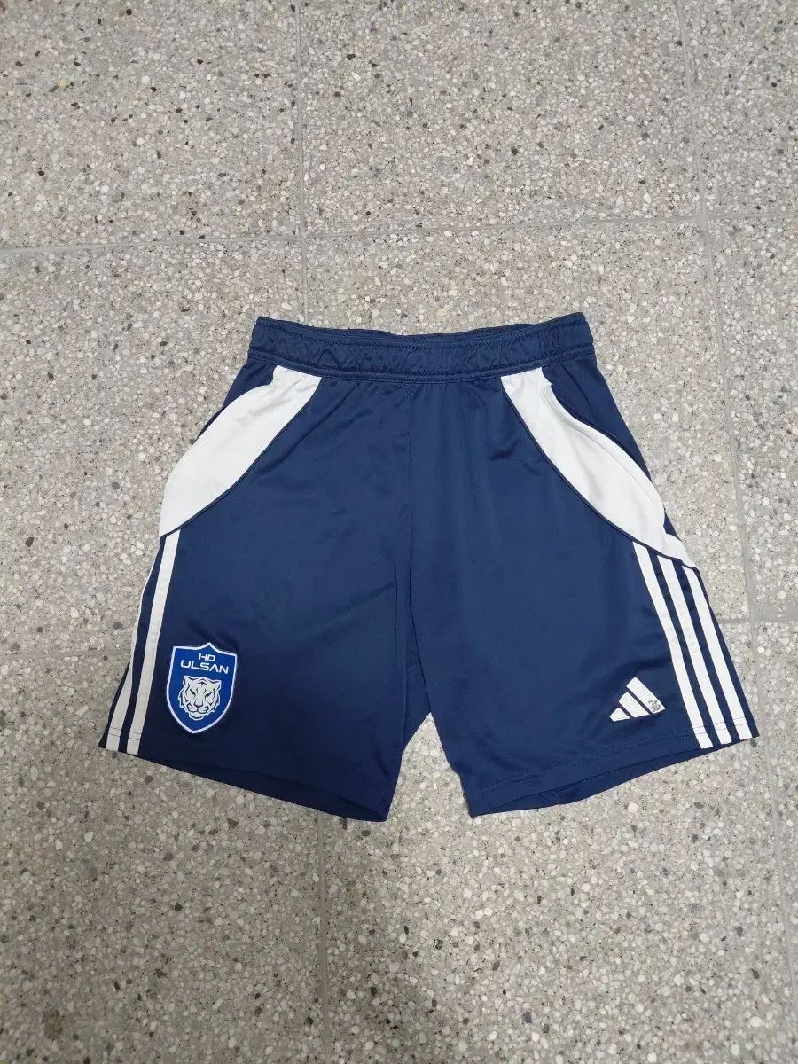 選手支給用 ウルサンHD サッカー トレーナー ハーフパンツ M