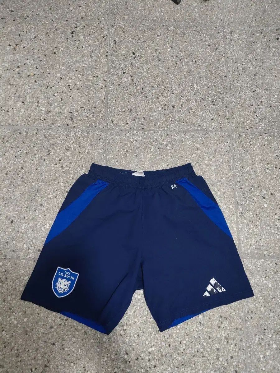 選手支給用 ウルサンHD サッカートレーナー ハーフパンツ L