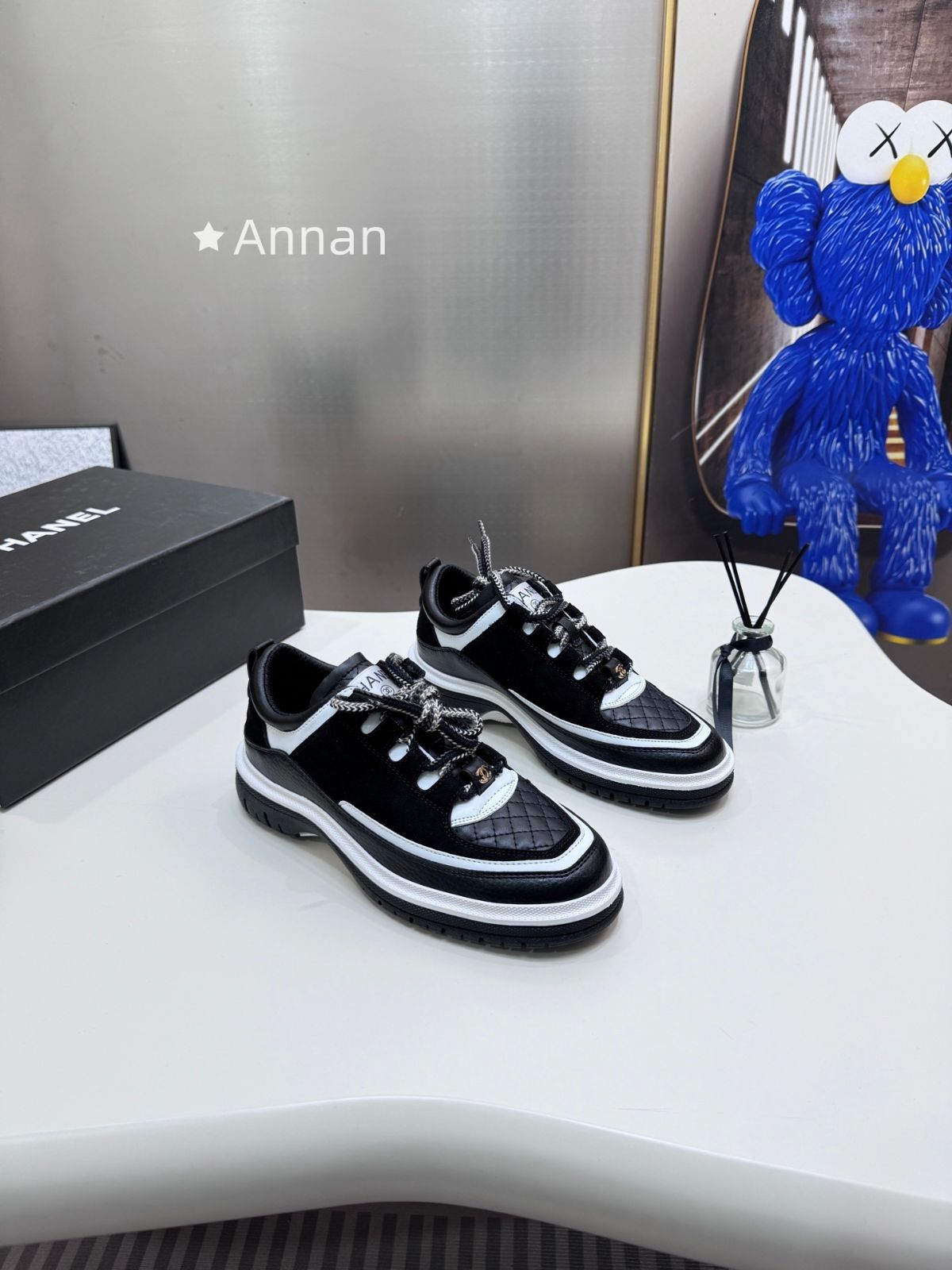 【極美品 現行型】新品 CHANEL シャネル スニーカー