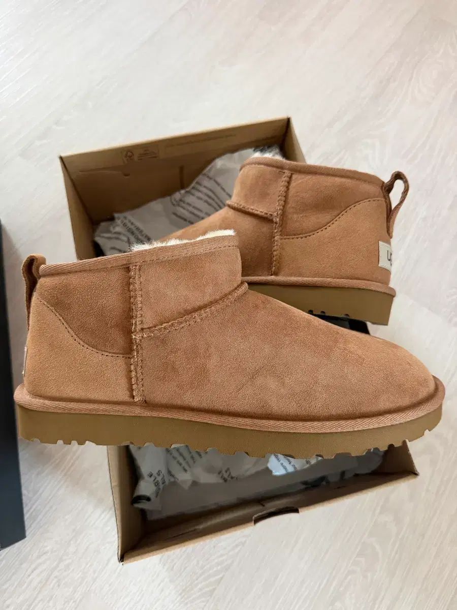 270 UGG アグ ブーツ ミニ チェスナット