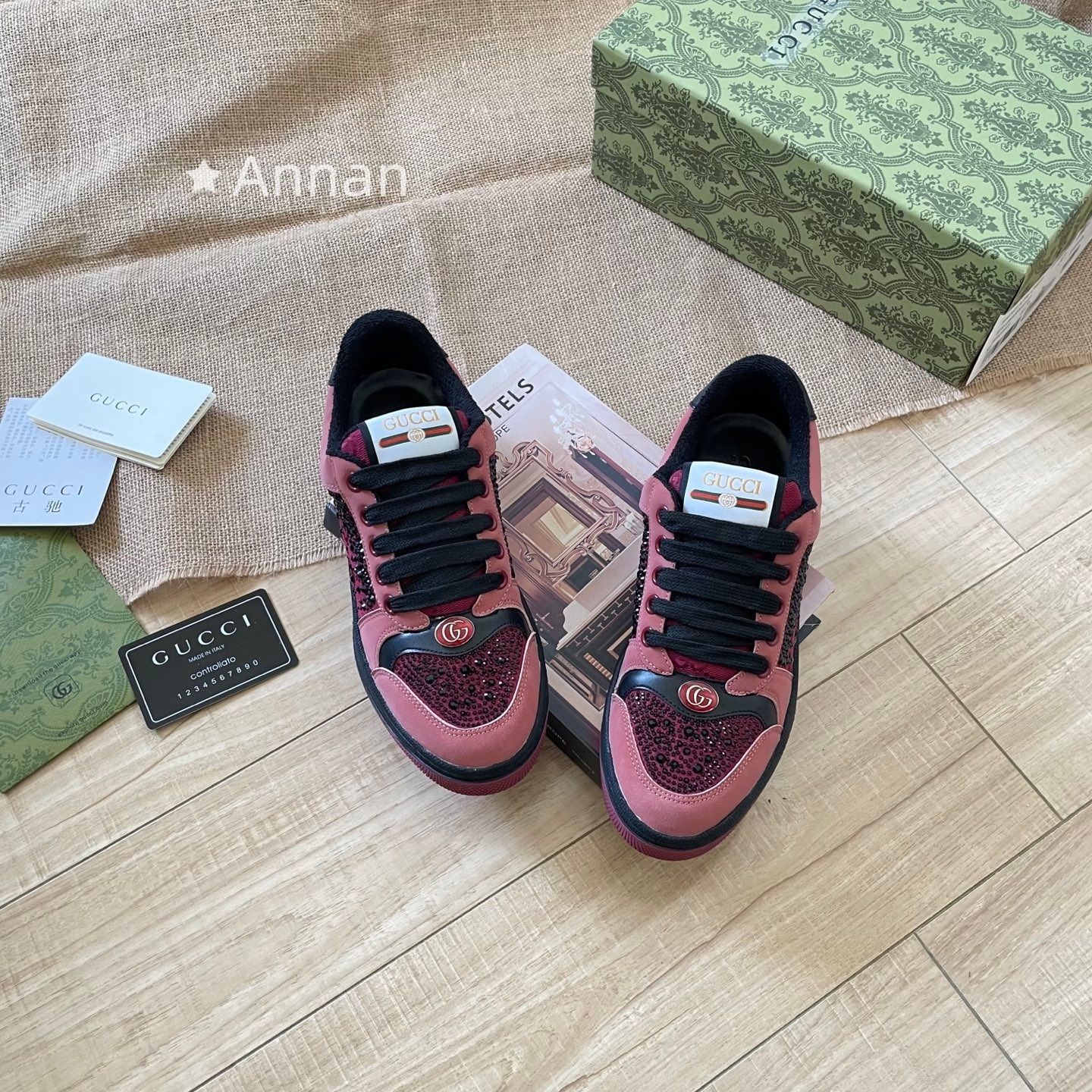 新品同様 人気 新品 GUCCI グッチ スニーカー