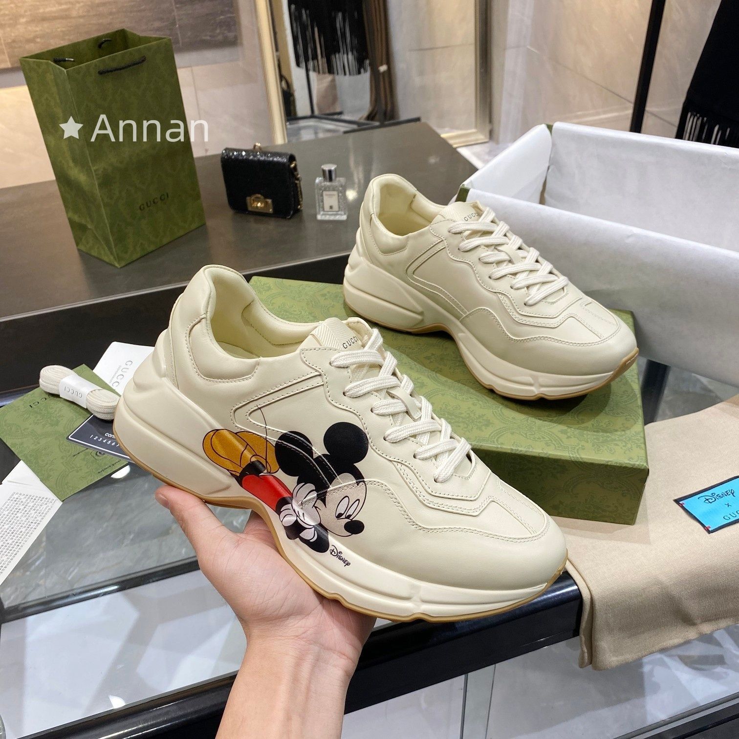 状態良 超新品 GUCCI グッチ スニーカー レディース