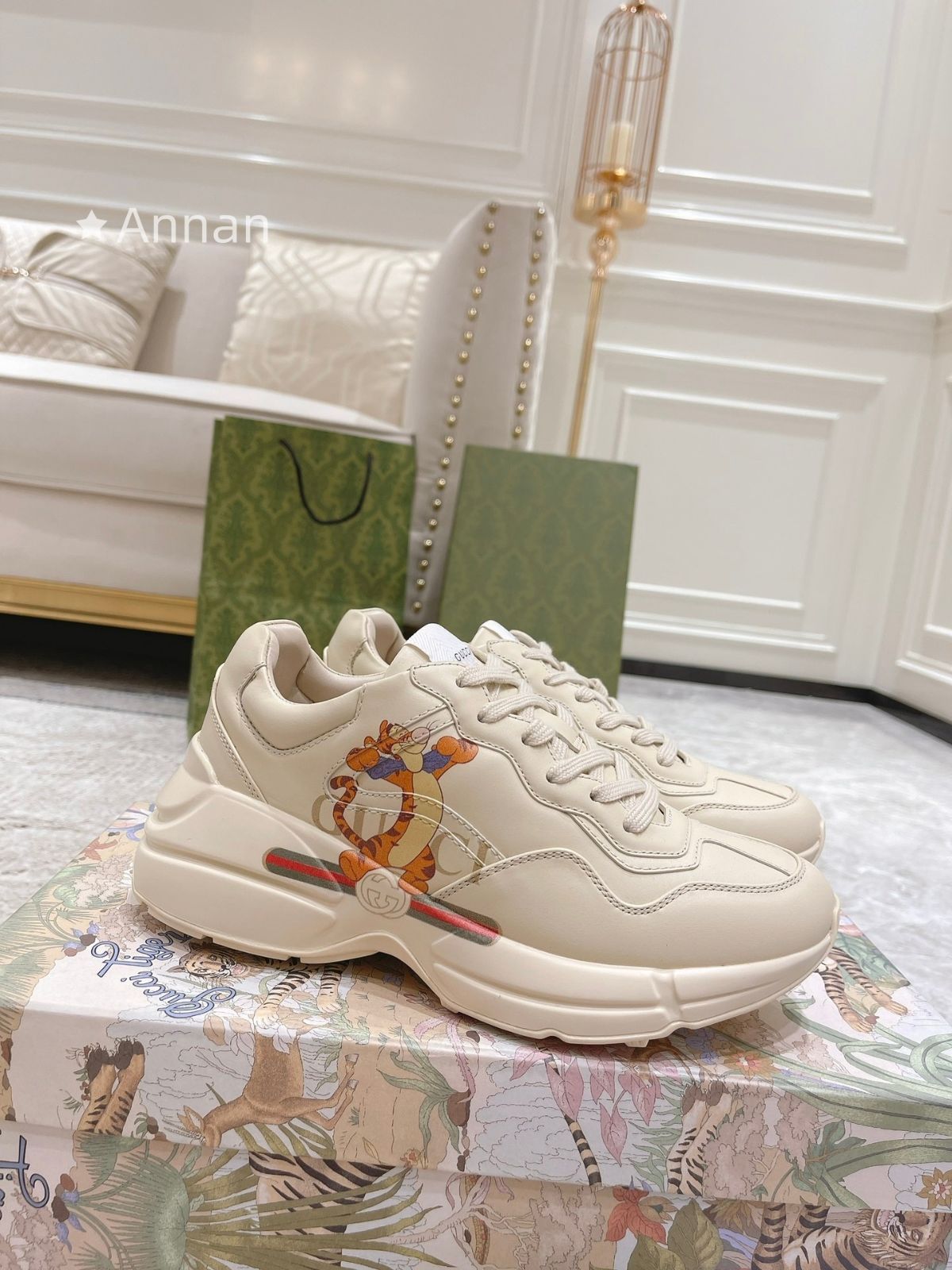 【未使用品】最終値下げ新品！新品 GUCCI グッチ スニーカー 12,480円