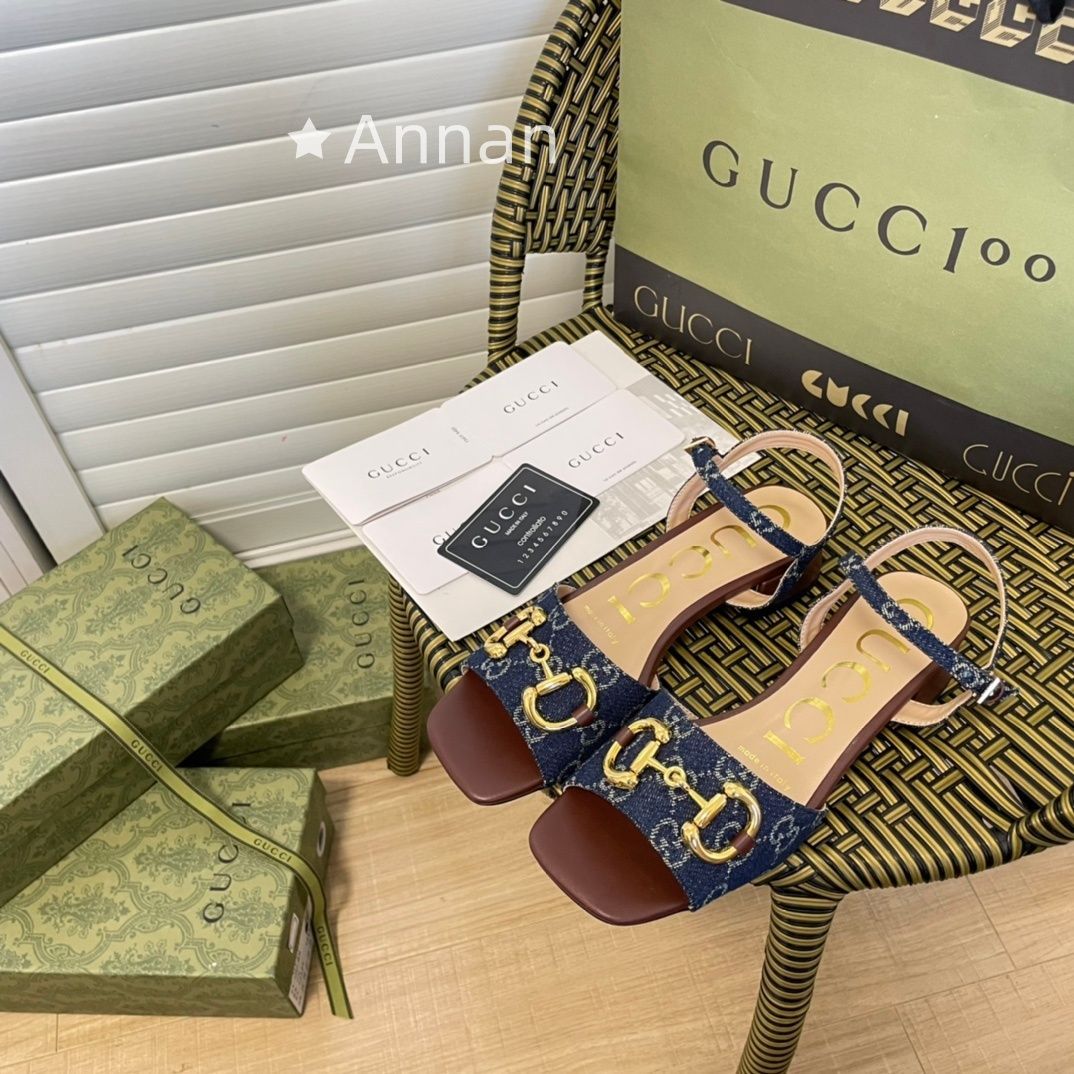 現行限定未使用に近い 新品 GUCCI グッチ サンダル