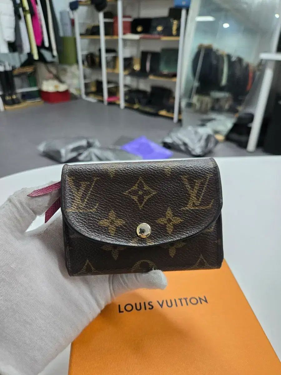正規品 Louis Vuitton ルイヴィトン フューシャ 二つ折り財布