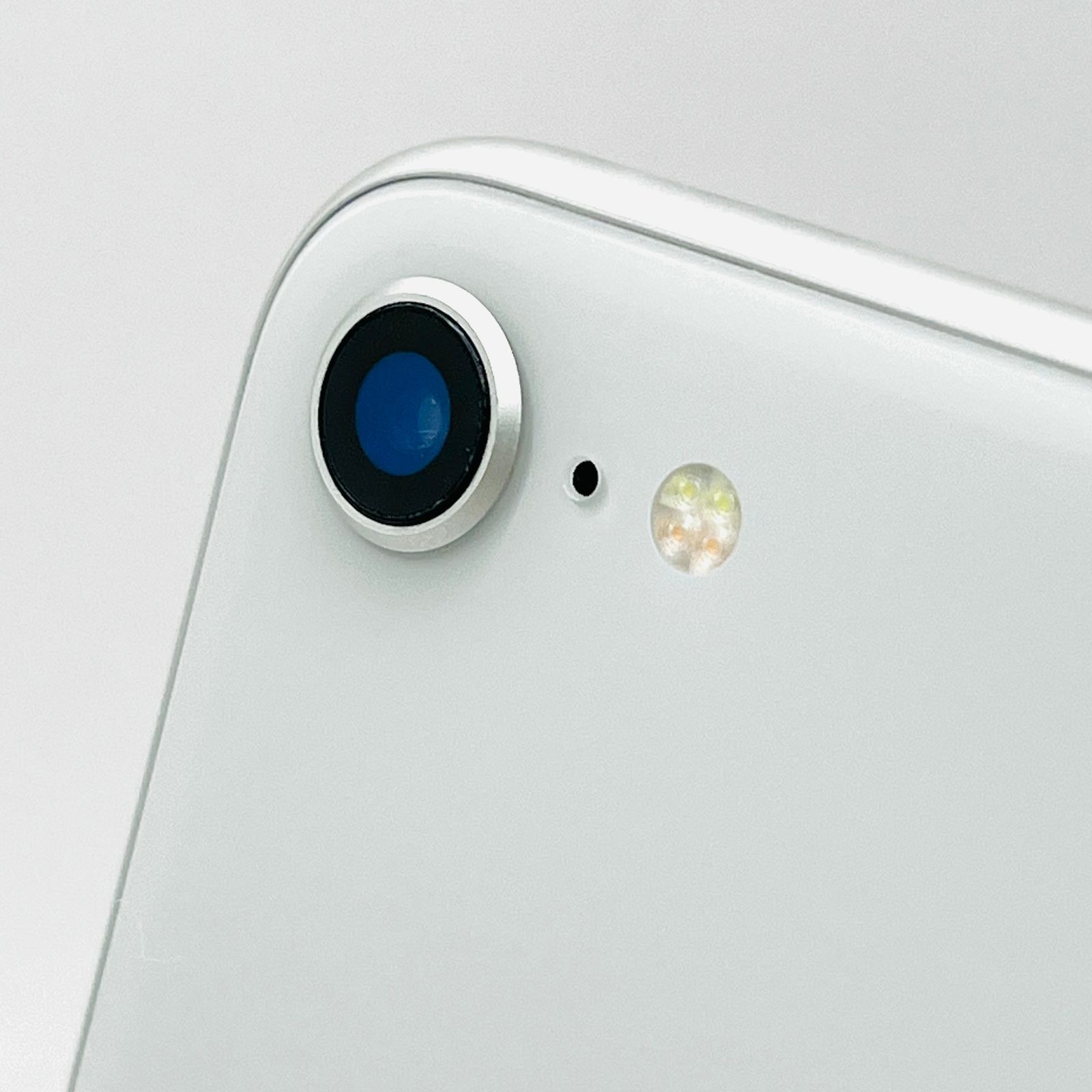 docomo iPhone 8 64GB SV SIM済 中古 Bランク - メルカリ