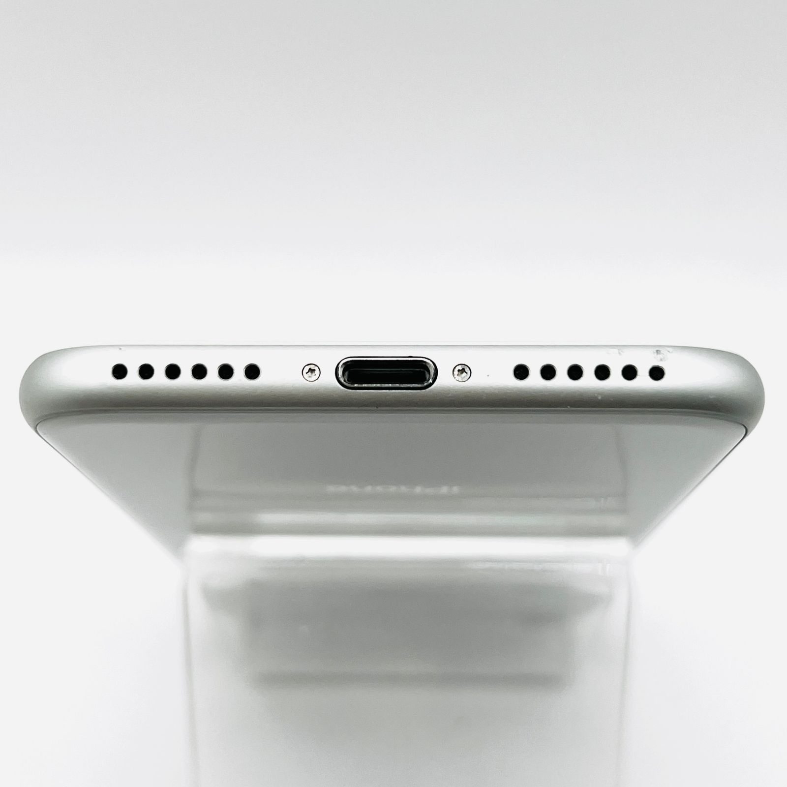 docomo iPhone 8 64GB SV SIM済 中古 Bランク - メルカリ