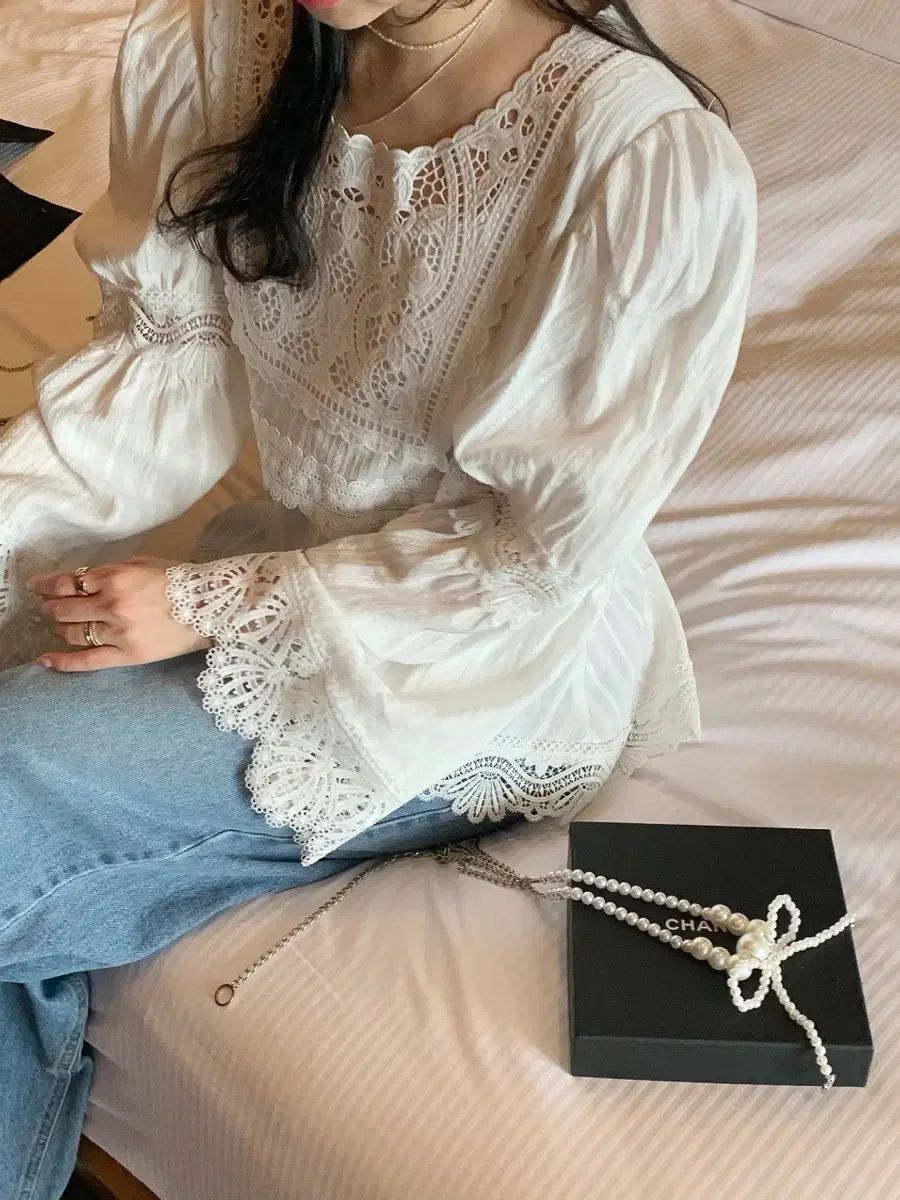 新品) バイシンニー Uブラウス ベージュ 11,227円