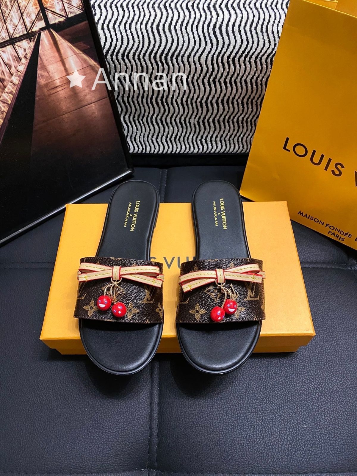 【極美品 現行型】新品 LV LOUIS VUITTON ルイヴィトン サンダル
