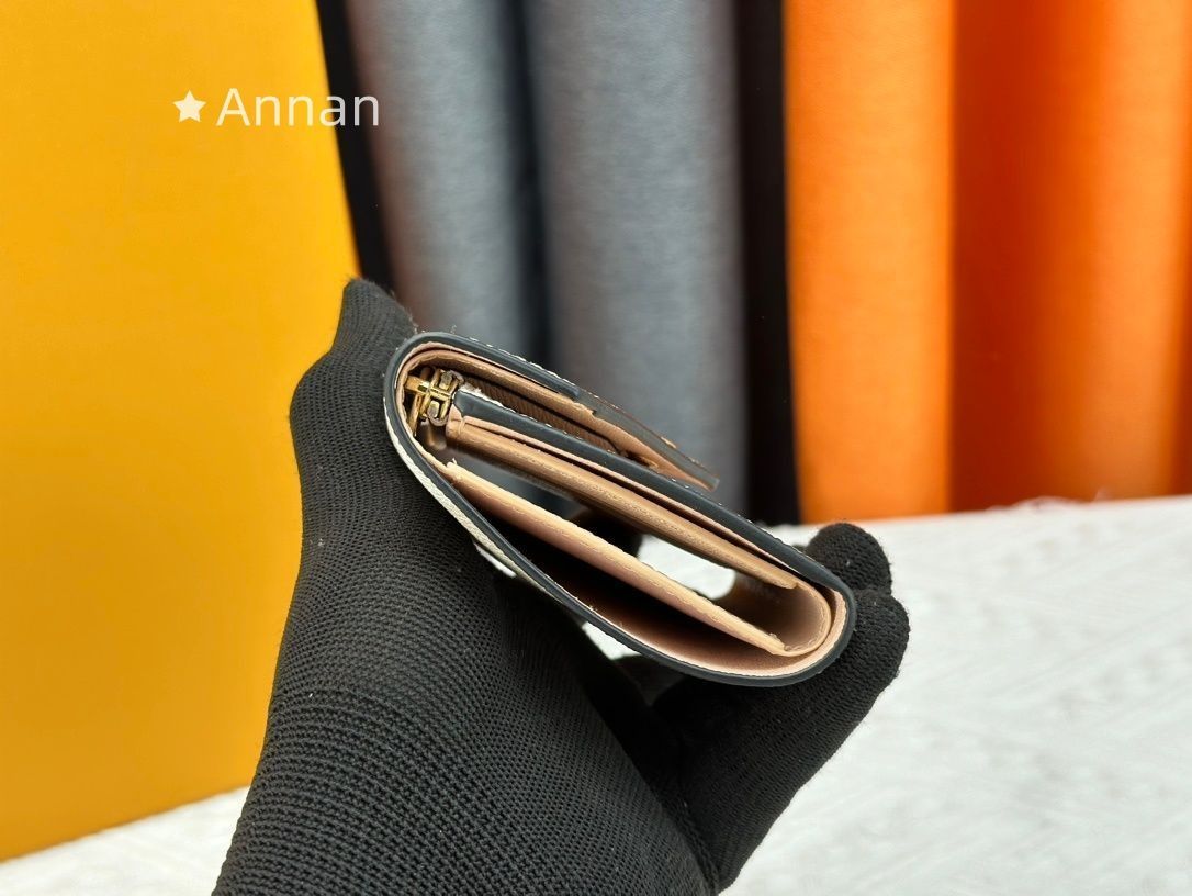 現行限定未使用に近い 財布 LOUIS VUITTON 折り財布 ルイヴィトン 折り財布 小銭入れ 現行限定未使用に近い 財布 LOUIS VUITTON 折り財布 ルイヴィトン 折り財布 小銭入れ