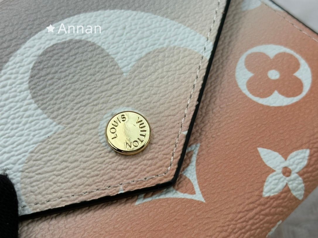 現行限定未使用に近い 財布 LOUIS VUITTON 折り財布 ルイヴィトン 折り財布 小銭入れ 現行限定未使用に近い 財布 LOUIS VUITTON 折り財布 ルイヴィトン 折り財布 小銭入れ