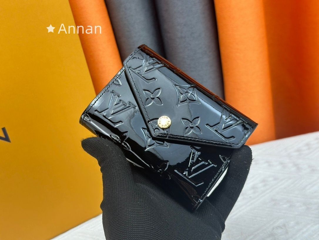 新品！！現行モデ LOUIS VUITTON 折り財布 ルイヴィトン 折り財布 小銭入れ