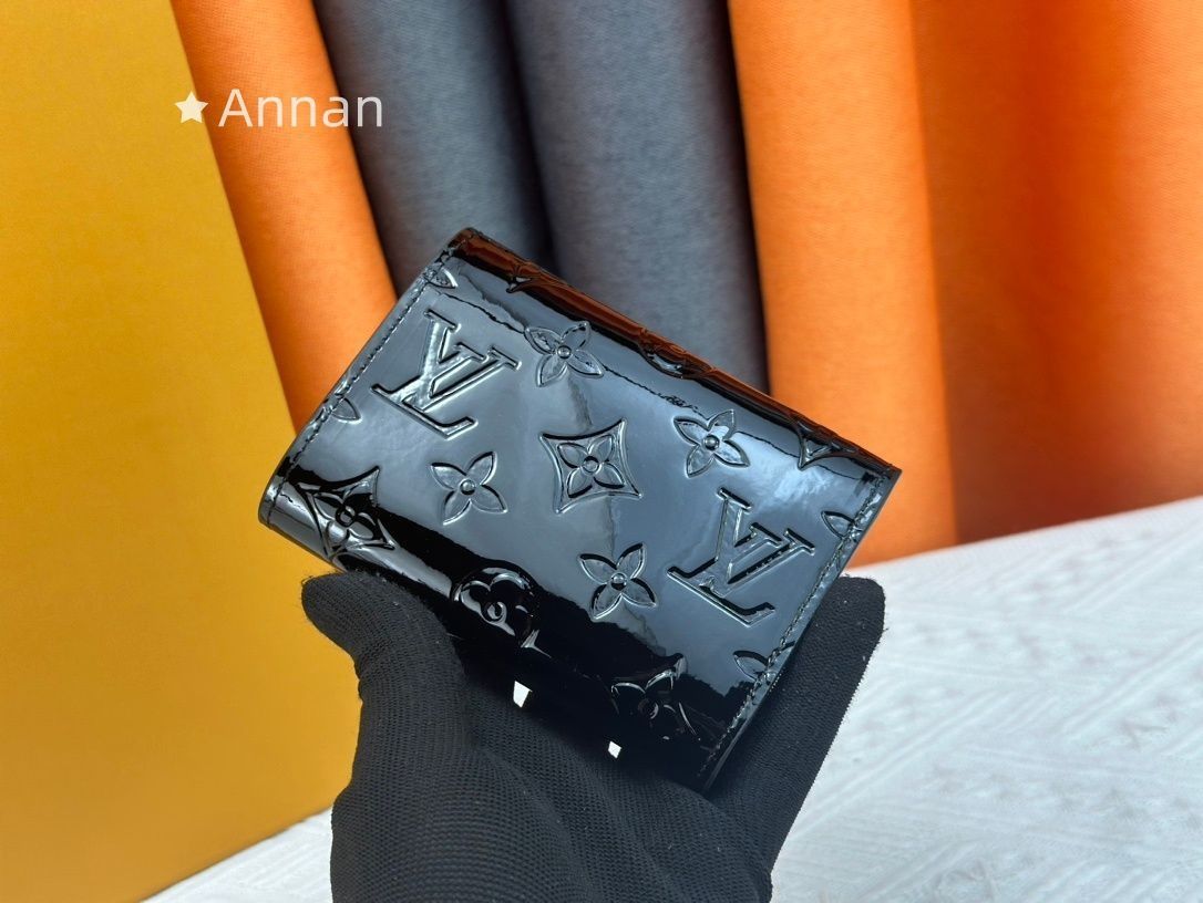 新品！！現行モデ LOUIS VUITTON 折り財布 ルイヴィトン 折り財布 小銭入れ