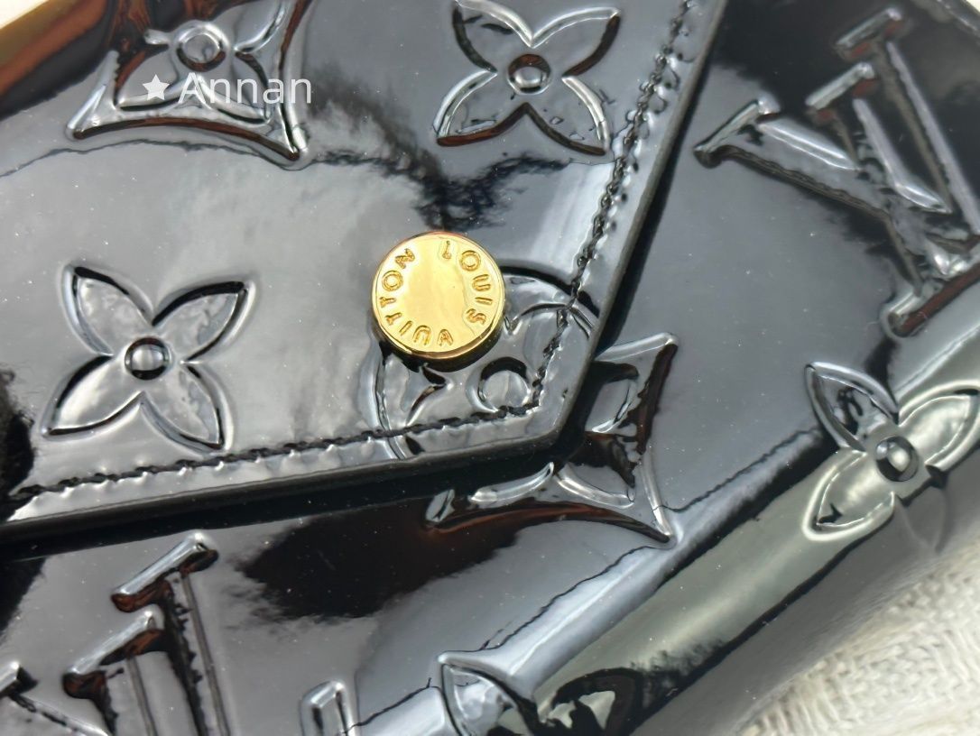 新品！！現行モデ LOUIS VUITTON 折り財布 ルイヴィトン 折り財布 小銭入れ