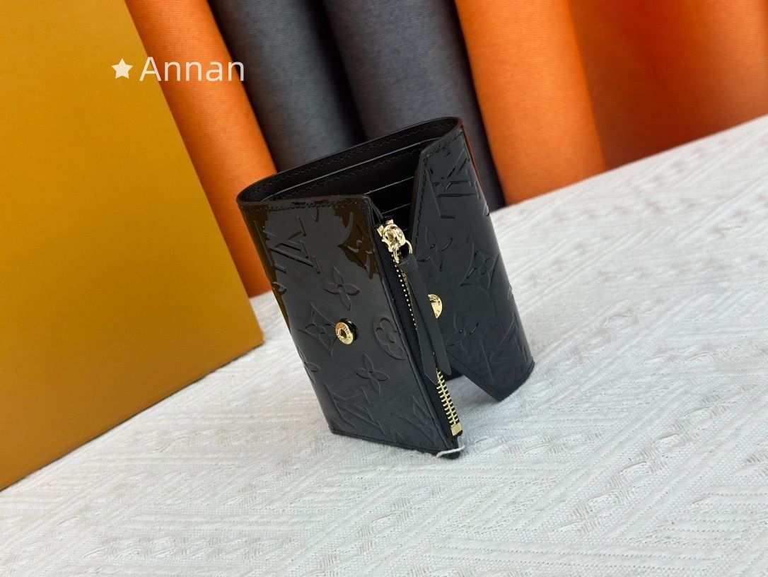 新品！！現行モデ LOUIS VUITTON 折り財布 ルイヴィトン 折り財布 小銭入れ