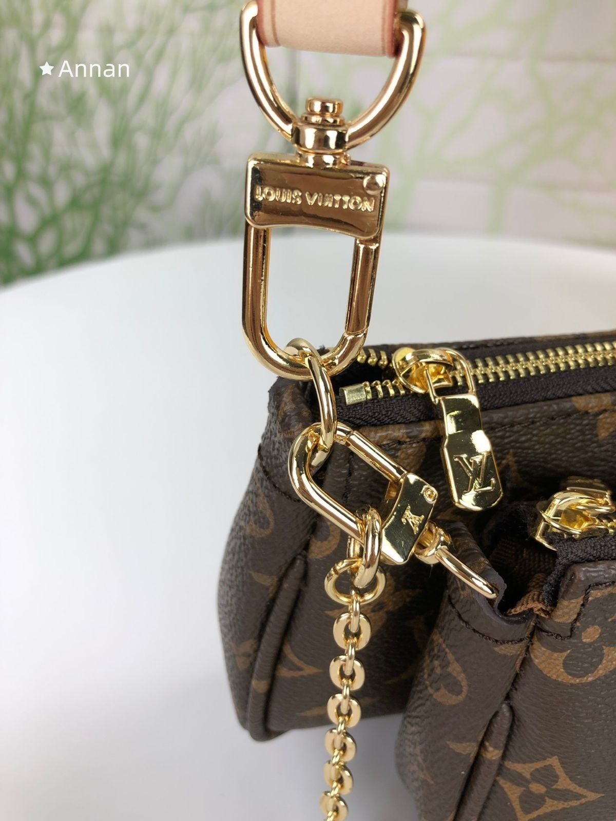 極美品 LOUIS VUITTON ルイ?ヴィトン ショルダーバッグ ミュルティ ポシェット アクセソワール M44813