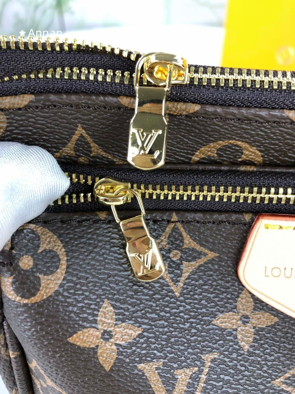 極美品 LOUIS VUITTON ルイ?ヴィトン ショルダーバッグ ミュルティ ポシェット アクセソワール M44813