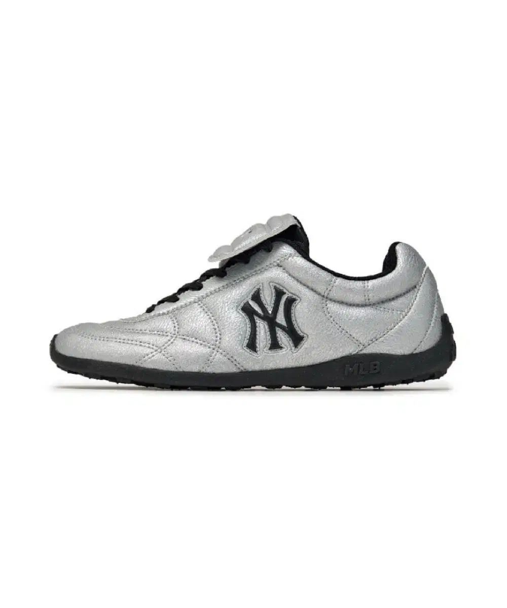 (新品) MLB スリック NY シルバー 250 ユニセックス 10,730円