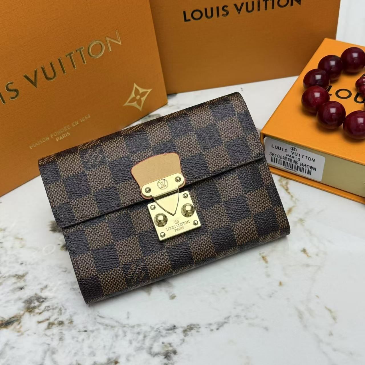 ルイヴィトン折り財布（本日限定値下げ） 現行 本日特価 LOUIS VUITTON 折り財布 ルイヴィトン 折り財布 小銭