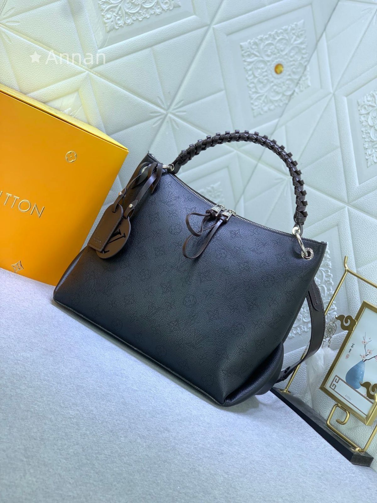 美品 LOUIS VUITTON ルイヴィトン レディース ショルダーバッグ　マヒナ　ボーヴルホーボー