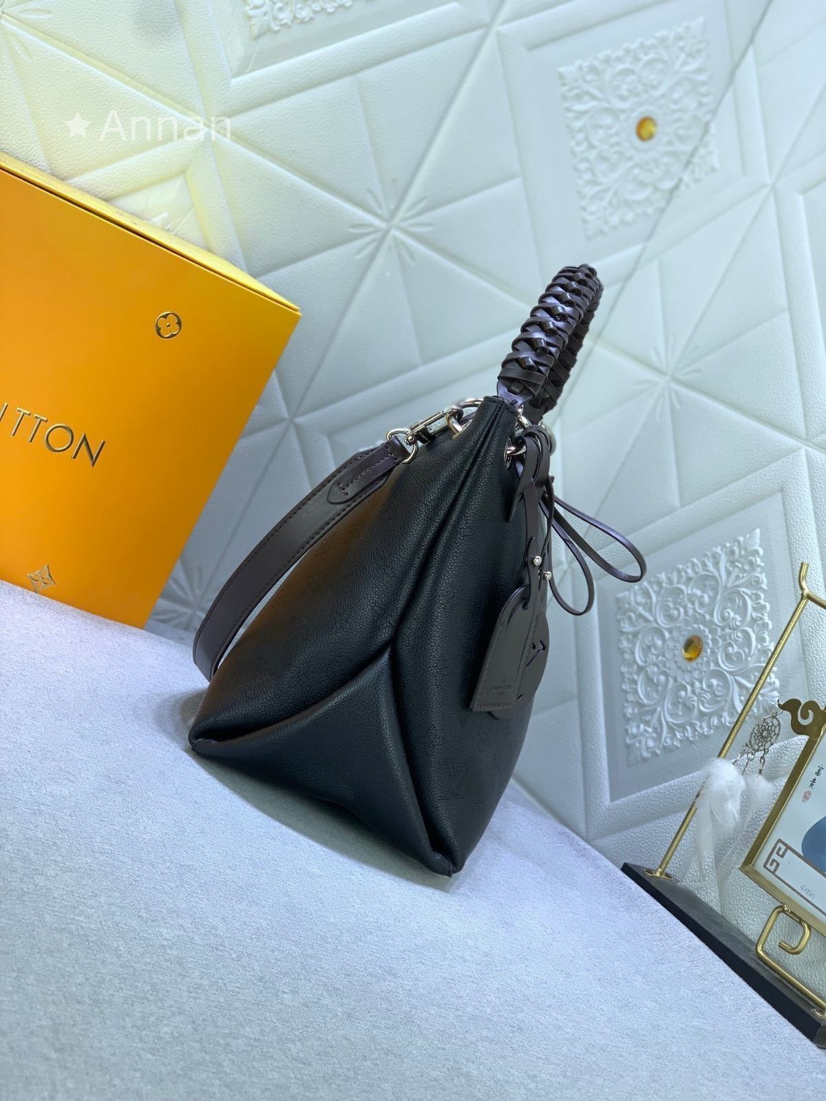 美品 LOUIS VUITTON ルイヴィトン レディース ショルダーバッグ　マヒナ　ボーヴルホーボー