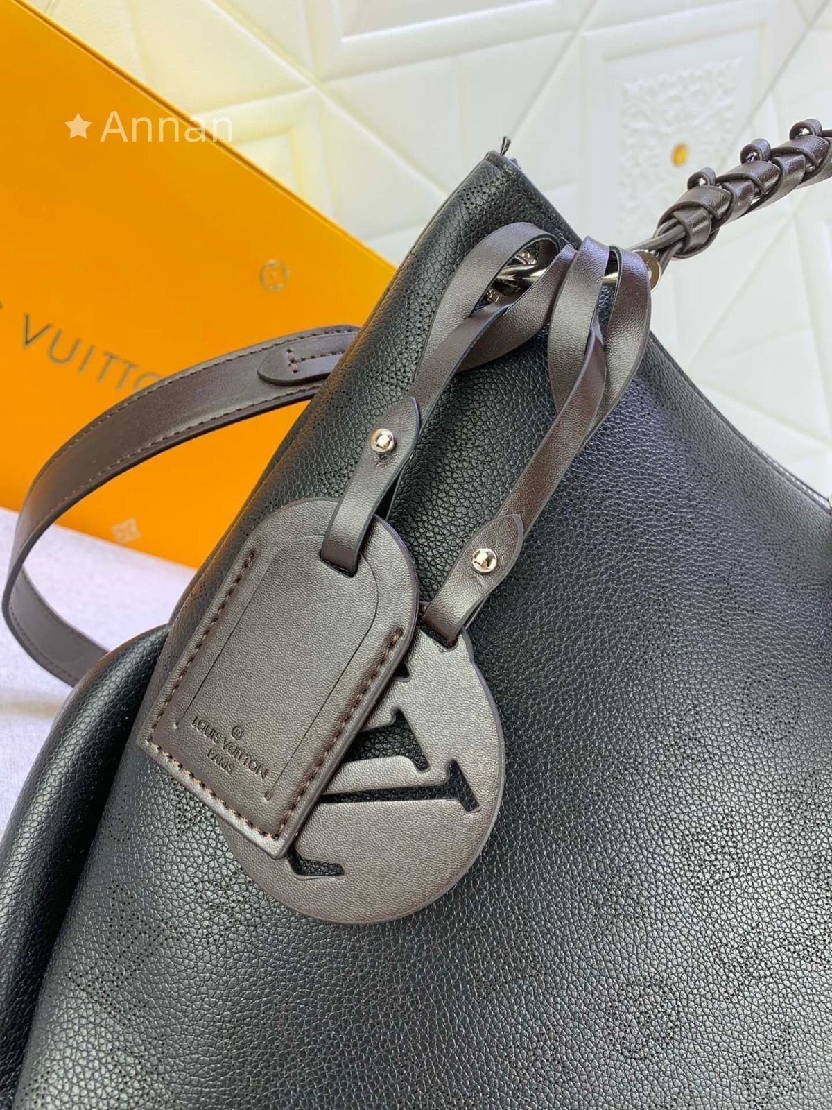 美品 LOUIS VUITTON ルイヴィトン レディース ショルダーバッグ　マヒナ　ボーヴルホーボー