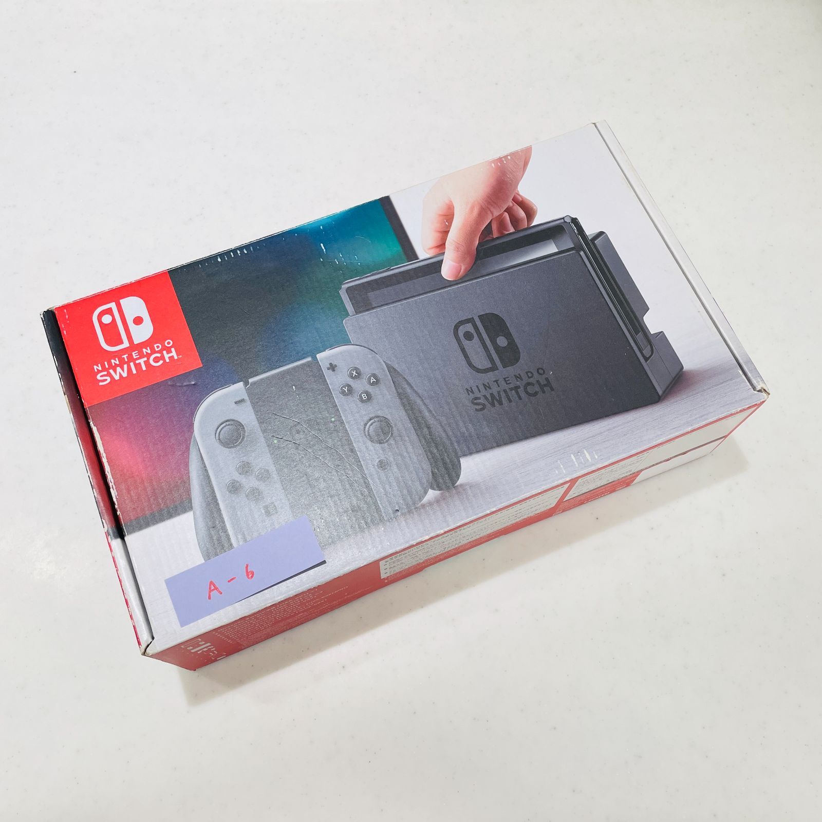 Nintendo Switch 本体 HAC-001 (箱・ケース付) 箱付 HAC-001 Nintendo Switch グレー 旧型 初期型 液晶ベゼル小キズ