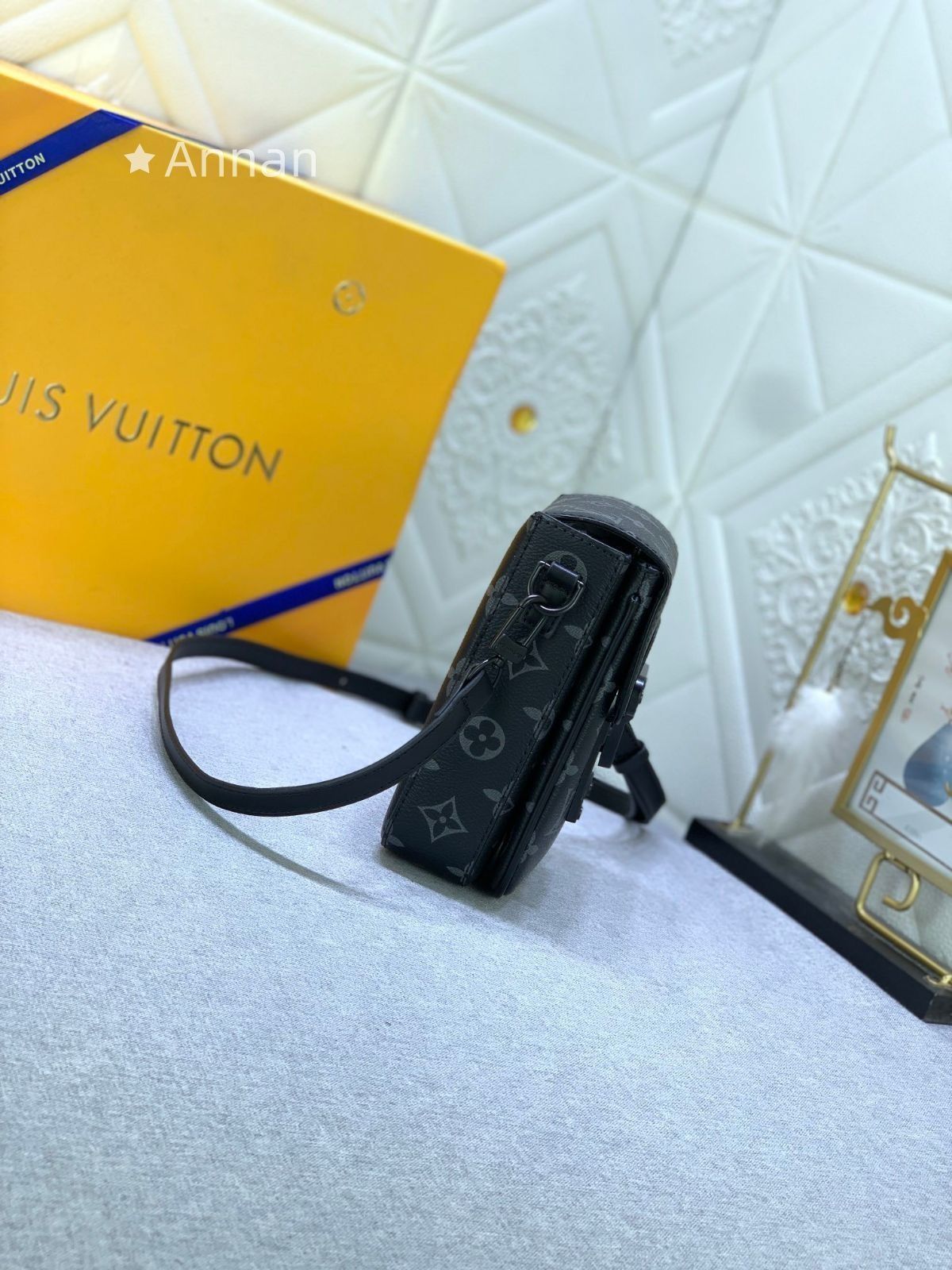 Louis Vuitton ルイヴィトン メンズ ショルダーバッグ 人気モデル 送料無料 モノグラム Sロック ヴェルティカル ウェアラブル M82252 Louis Vuitton ルイヴィトン メンズ ショルダーバッグ 人気モデル 送料無料 モノグラム Sロック ヴェルティカル ウェアラブル M82252