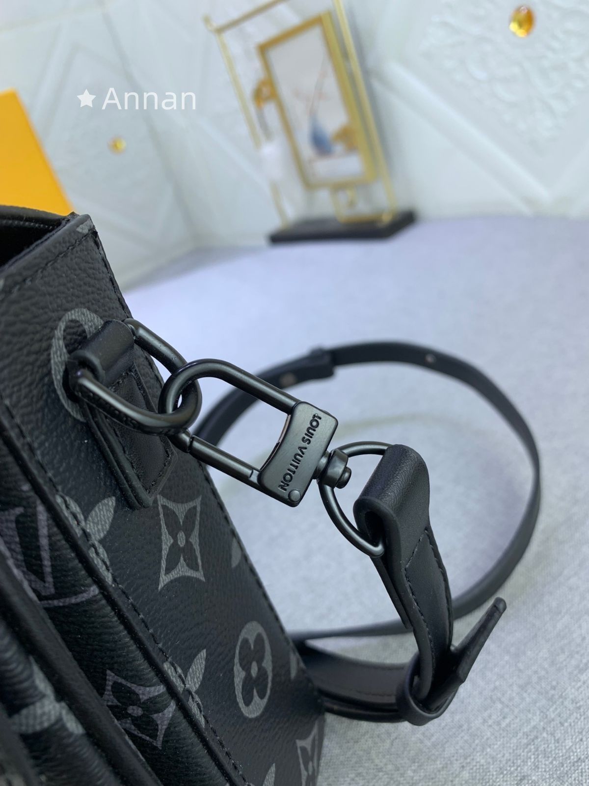 Louis Vuitton ルイヴィトン メンズ ショルダーバッグ 人気モデル 送料無料 モノグラム Sロック ヴェルティカル ウェアラブル M82252 Louis Vuitton ルイヴィトン メンズ ショルダーバッグ 人気モデル 送料無料 モノグラム Sロック ヴェルティカル ウェアラブル M82252