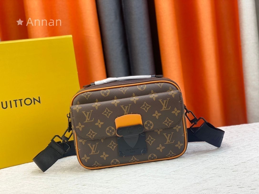 超美品 LOUIS VUITTON (ルイヴィトン) モノグラム マカサー Sロック メッセンジャー ショルダーバッグ M46688 ブラウン