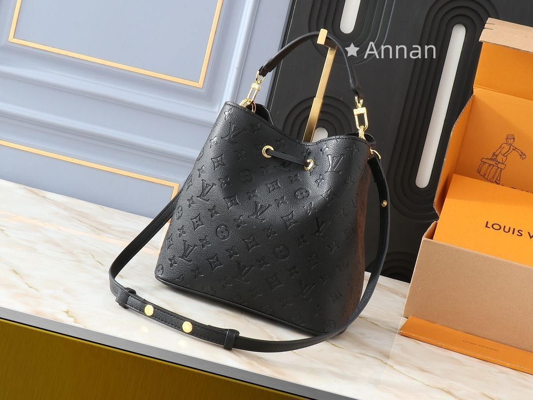 新品 LOUIS VUITTON ルイヴィトン ショルダーバッグ モノグラム 新品 LOUIS VUITTON ルイヴィトン ショルダーバッグ モノグラム