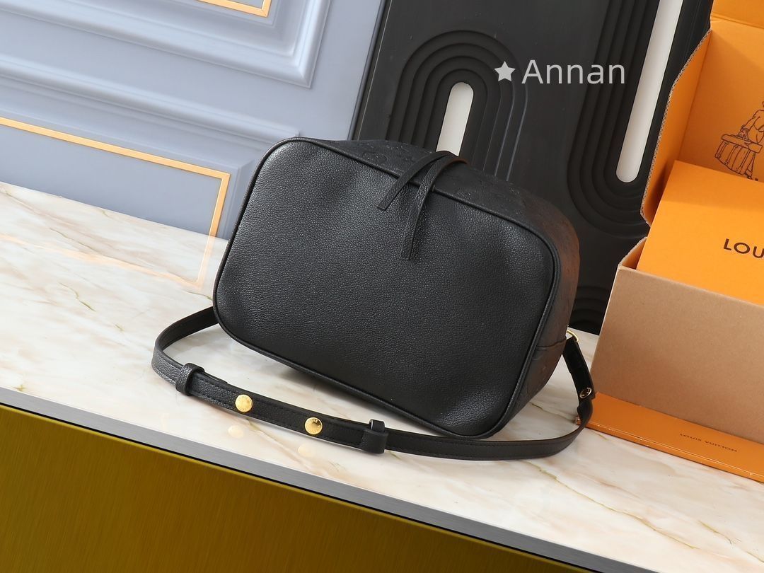 新品 LOUIS VUITTON ルイヴィトン ショルダーバッグ モノグラム 新品 LOUIS VUITTON ルイヴィトン ショルダーバッグ モノグラム