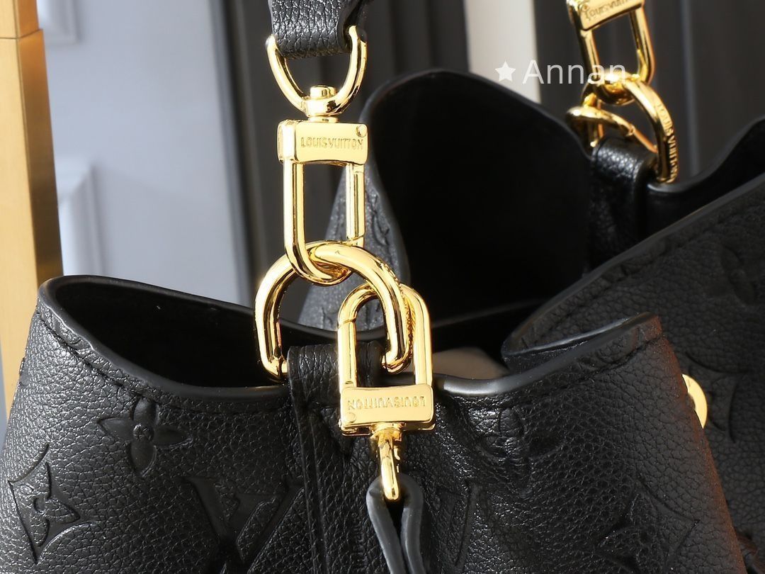 新品 LOUIS VUITTON ルイヴィトン ショルダーバッグ モノグラム 新品 LOUIS VUITTON ルイヴィトン ショルダーバッグ モノグラム