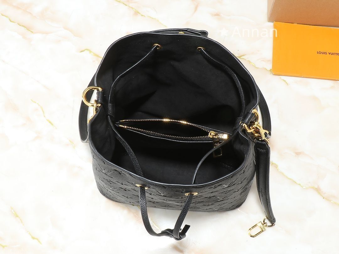 新品 LOUIS VUITTON ルイヴィトン ショルダーバッグ モノグラム 新品 LOUIS VUITTON ルイヴィトン ショルダーバッグ モノグラム