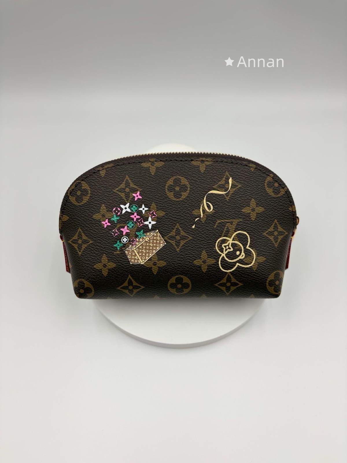未使用に近い Louis vuittonルイヴィトン モノグラム 化粧ポーチ