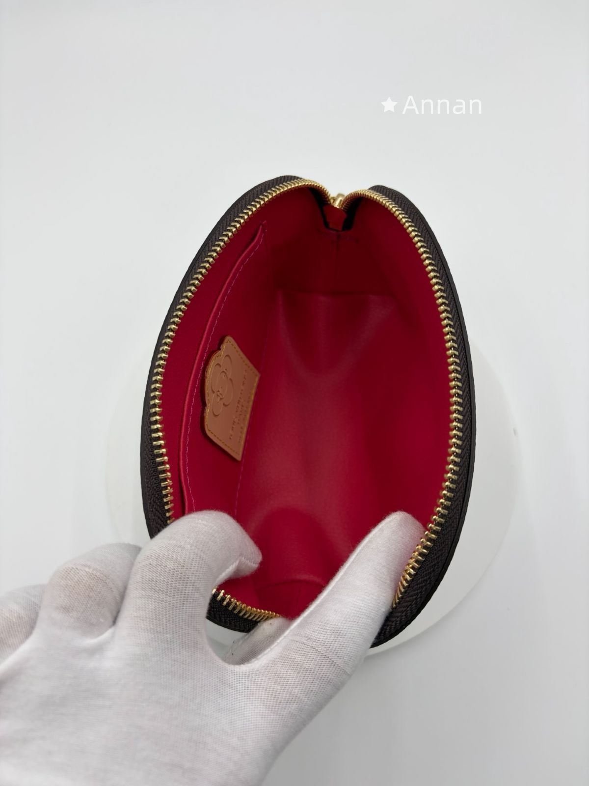 未使用に近い Louis vuittonルイヴィトン モノグラム 化粧ポーチ