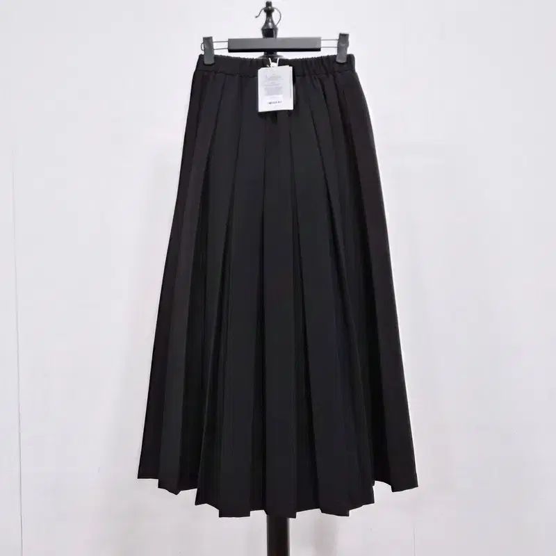 ユノイア ブラック プリーツ スカート