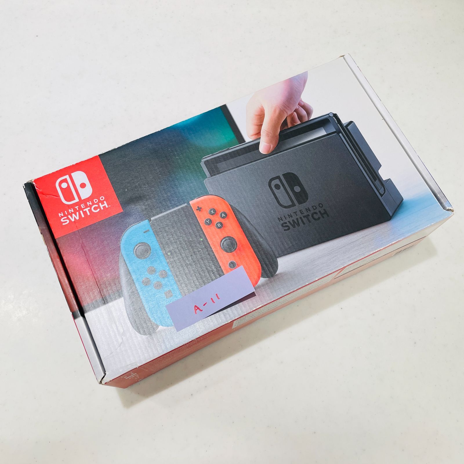 Nintendo Switch 本体（内箱なし）ポーチ付き HAC-001 箱付 内箱なし Nintendo Switch ネオンブルー ネオンレッド
