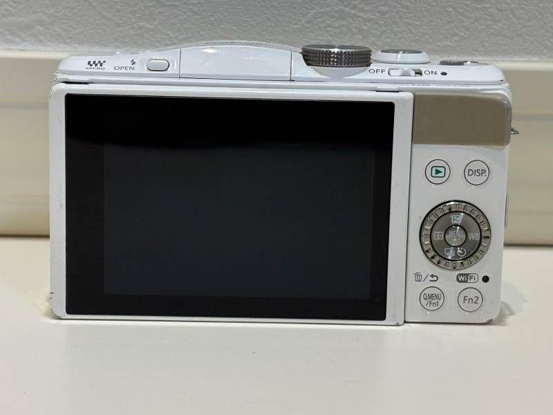 Panasonic LUMIX DMC-GF6 ホワイト ミラーレス一眼カメラ ズームレンズ