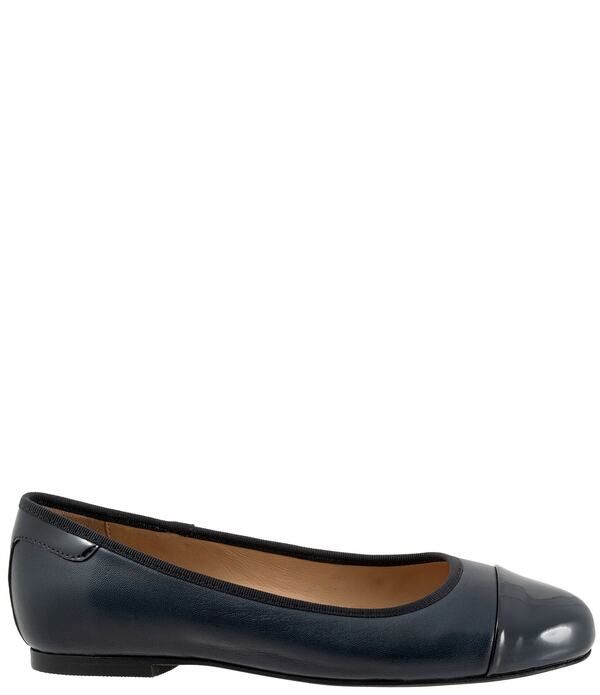トロッターズ レディース シューズ パンプス キャップ レザー Trotters Clara Leather Patent Cap Toe Flats Navy ネイビー