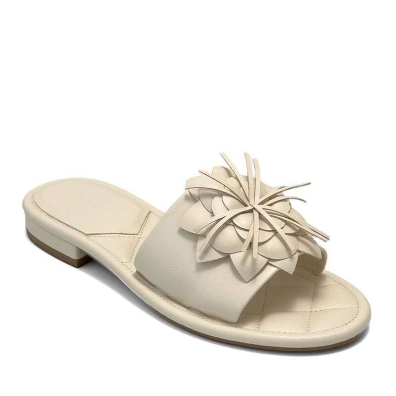 エアロソールズ レディース シューズ サンダル Aerosoles Begonia WomenslipOn Flat Sandals with Flower Accent Eggnog