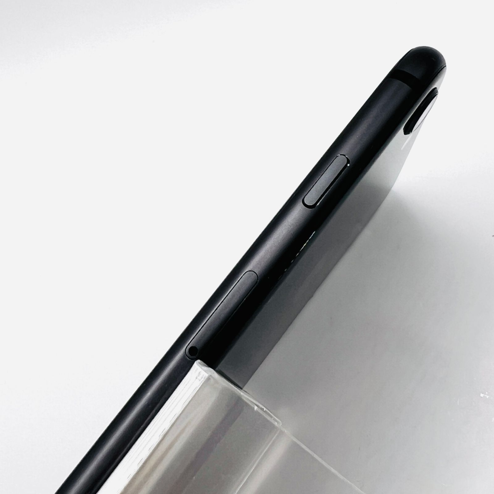 iPhone8 64GB スペースグレイ docomo SIM解除済 - メルカリ