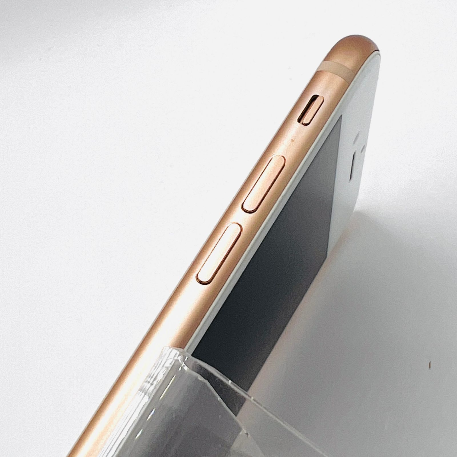 docomo iPhone 8 64GB ゴールド SIM解除済 Bランク - メルカリ