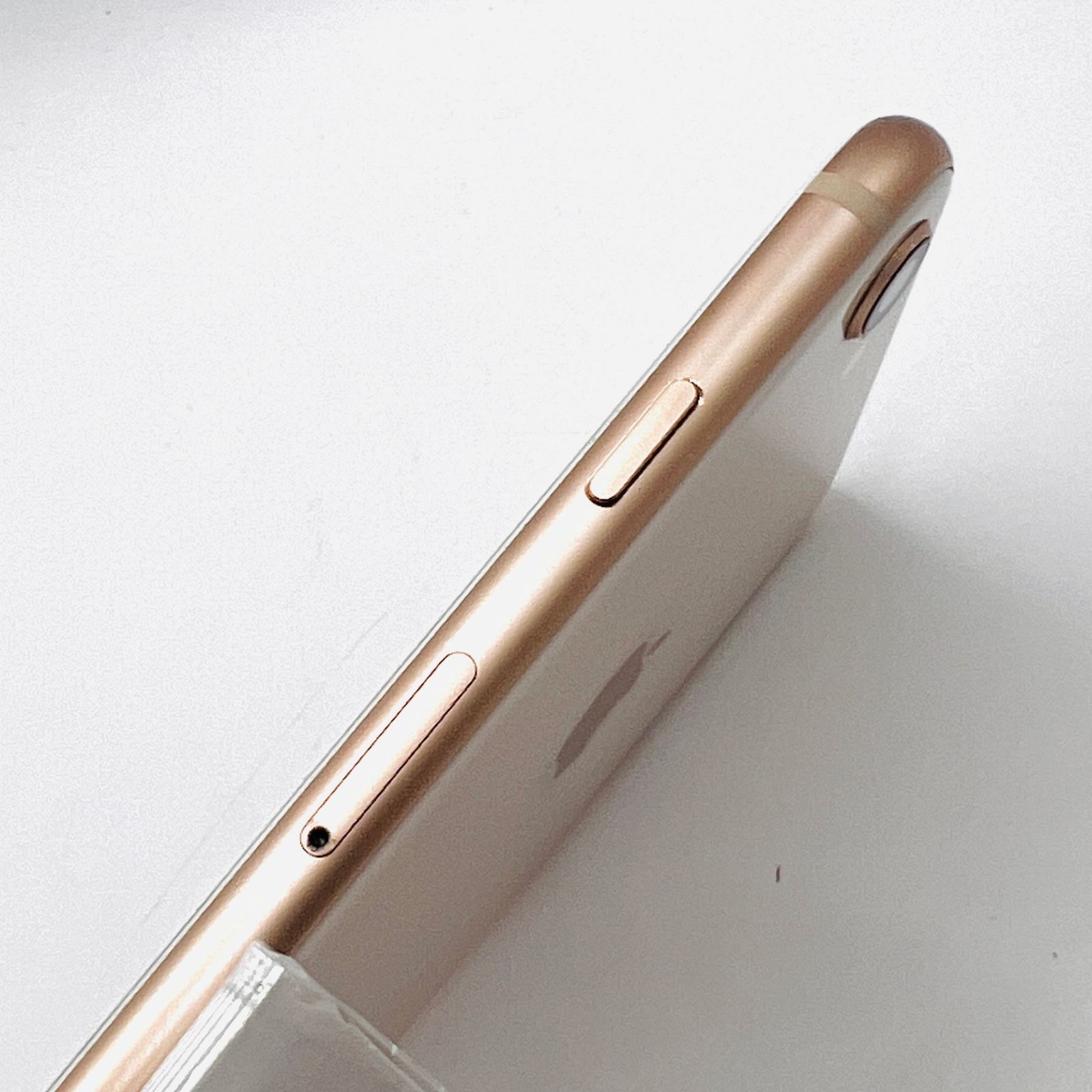 docomo iPhone 8 64GB ゴールド SIM解除済 Bランク - メルカリ