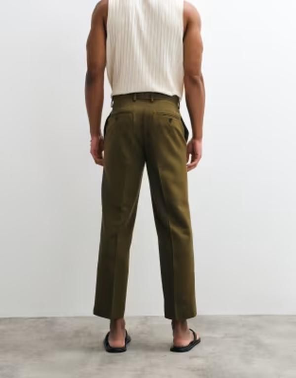 エイソス メンズ ボトムス カジュアルパンツ クロップド ASOS DESIGN smart straight cropped pants in olive GREEN グリーン エイソス メンズ ボトムス カジュアルパンツ クロップド ASOS DESIGN smart straight cropped pants in olive GREEN グリーン