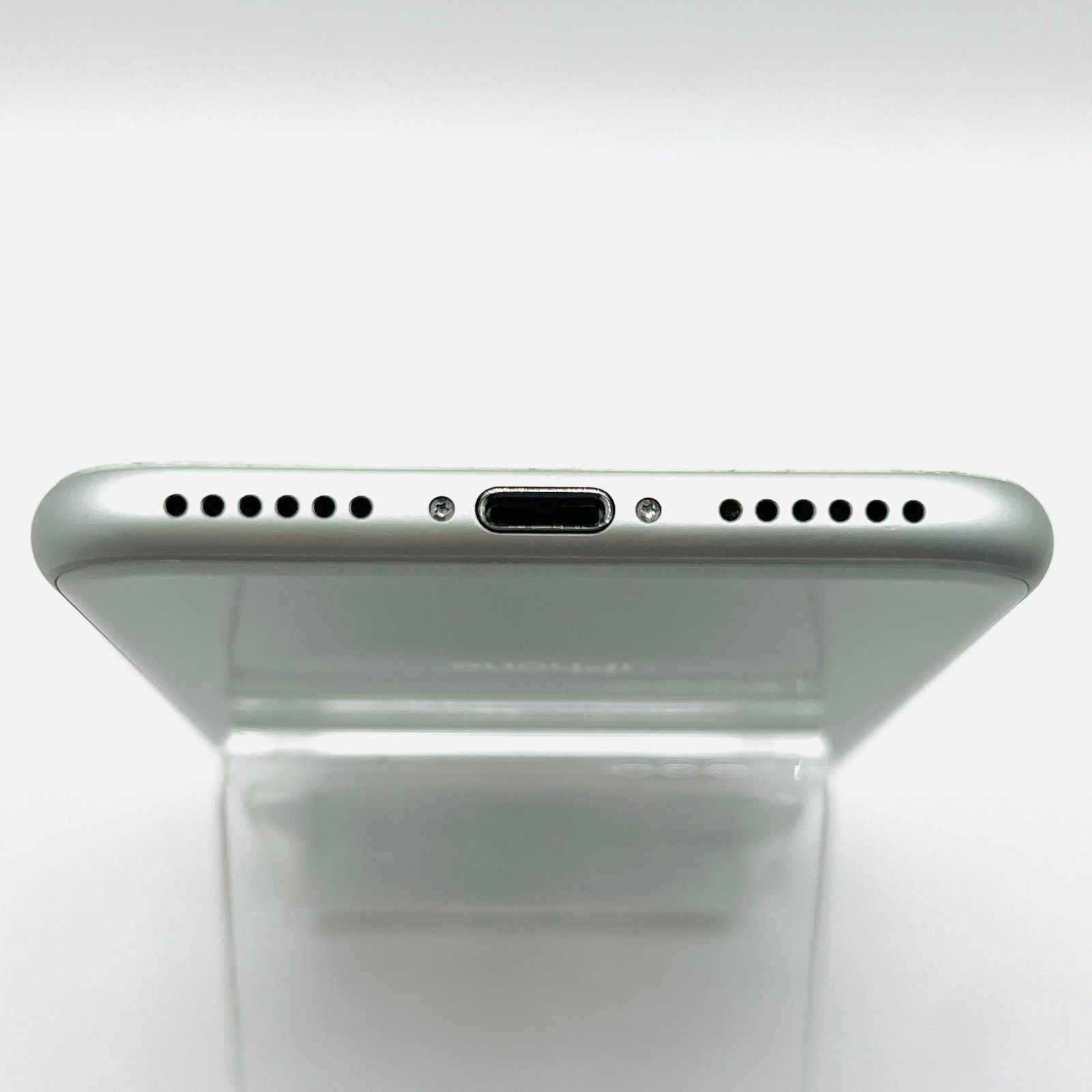 docomo iPhone 8 64GB SV SIM解除済 Cランク - メルカリ
