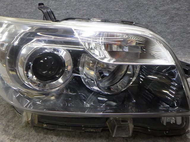 カローラルミオン 右ヘッドライト HID NZE151N ZRE152N ZRE154N 12-540