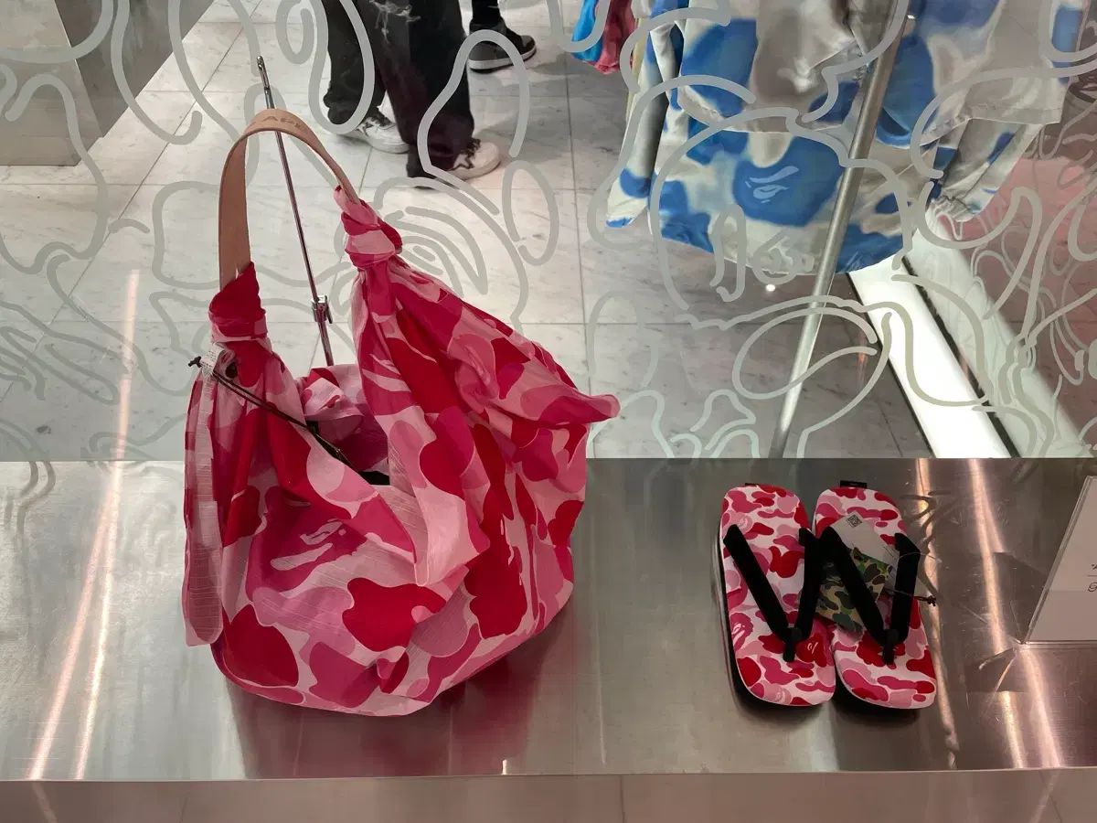 Bape pink ショルダーバッグ