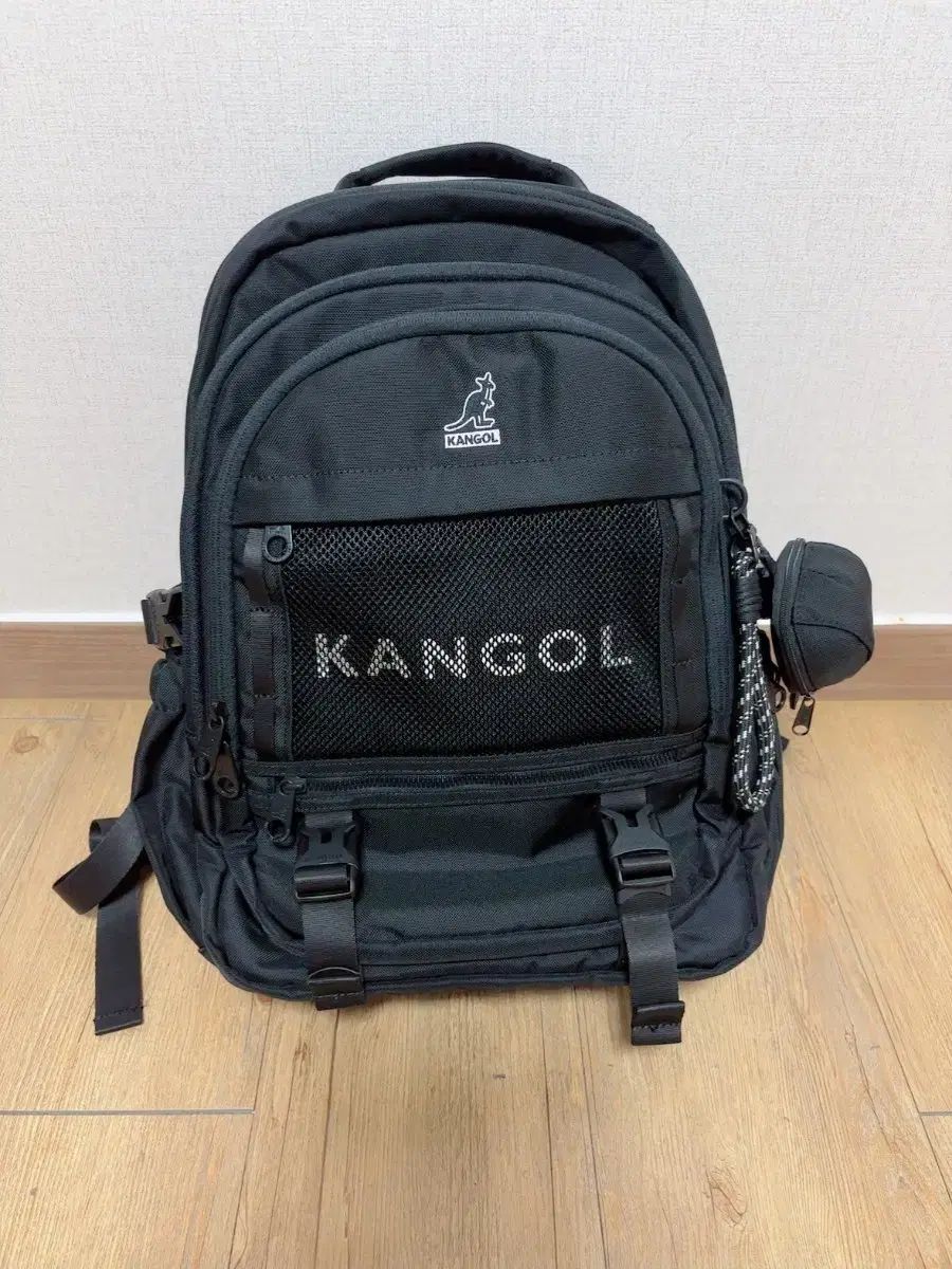 ユニセックス カンゴール ブラック バックパック（新品）